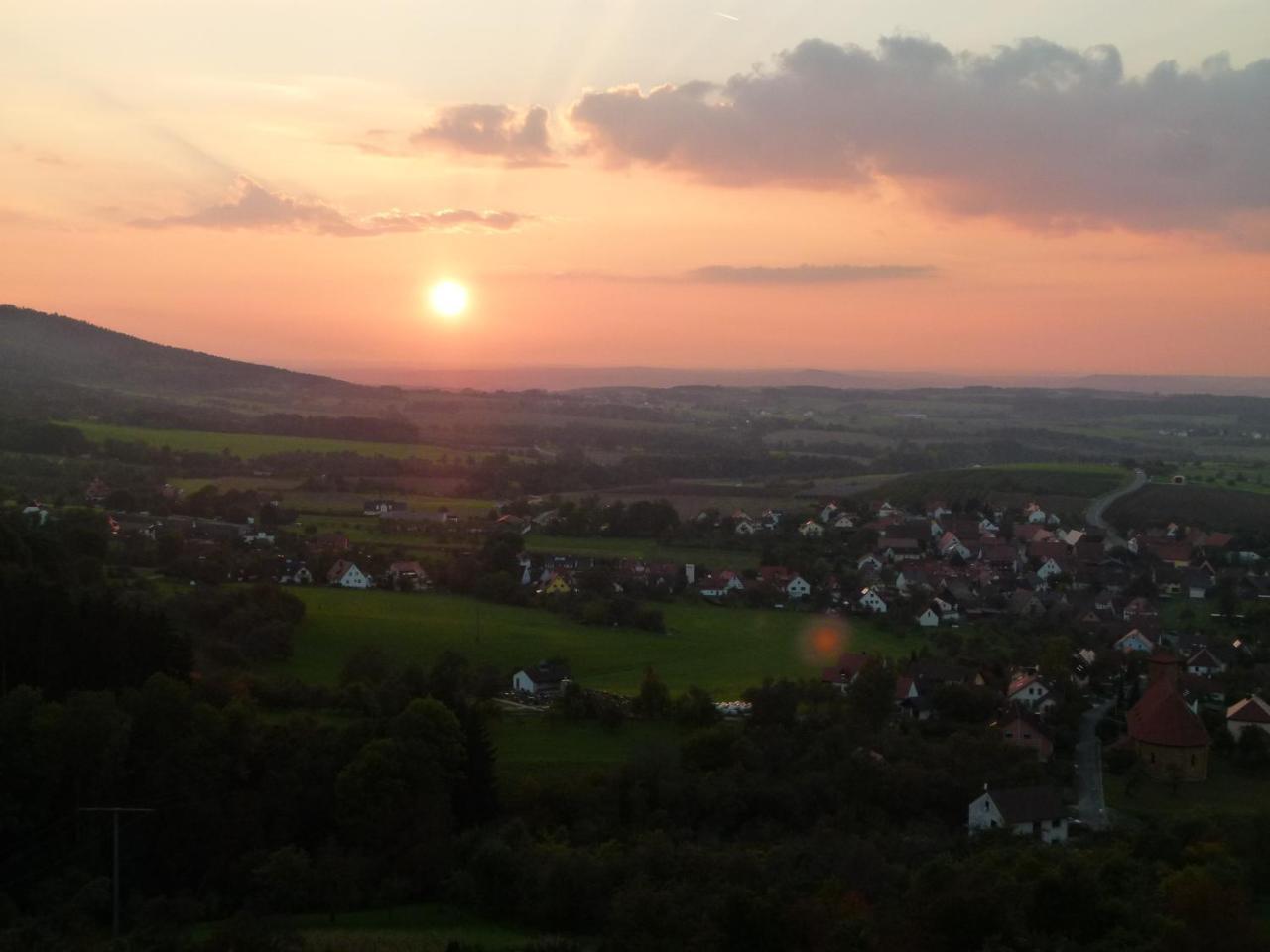 Berg-Gasthof Hötzelein Kunreuth Exterior foto